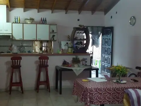Casa en Venta con 4 cocheras