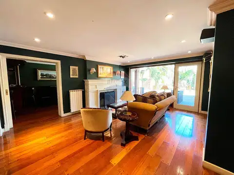 Casa en Venta con 4 cocheras