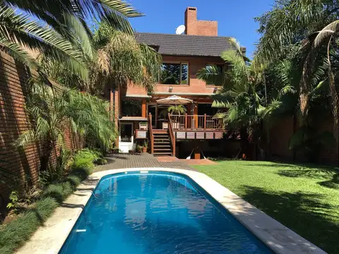 CASA 5 AMBIENTES EN VENTA BERNAL PISC/COCH/QUINCHO
