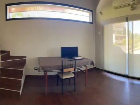 Villa Sarmiento Venta Casa 5 Ambientes con Fondo y Piscina