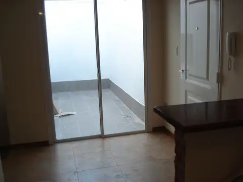 Pque. Chacabuco, amplio PH 3 amb. patio, terraza,nuevo, u$s 180000 .- sin exp.  CREAR