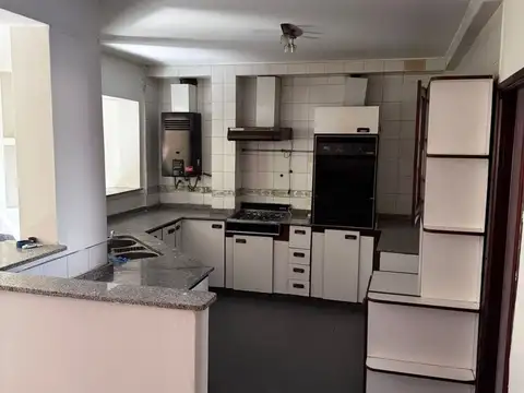 Zona Tres Cerritos. B° De Ingenieros. Pje. Mario Morosini 100