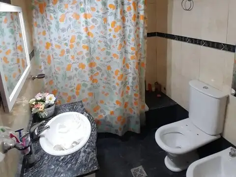 Casa en venta - 2 Dormitorios 1 Baño - Villa Celina