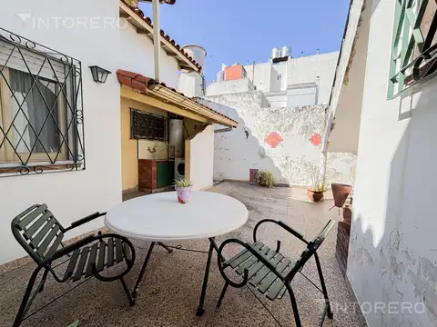 Casa 4 amb en Villa Sarmiento c/ jardín y cochera