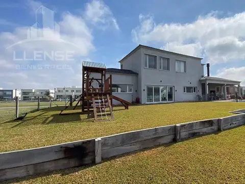 Casa 5 ambientes con piscina al agua en alquiler (NO TEMPORAL) - Barrio Las Golondrinas - Hudson