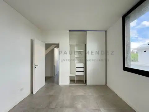Casa 5 ambientes con 4 baños