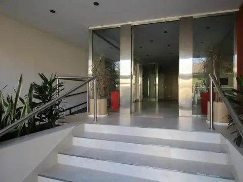 VENTA DE GARAJE CON 44 COCHERAS SUBSUELO Y PLANTA BAJA EN VILLA SANTA RITA