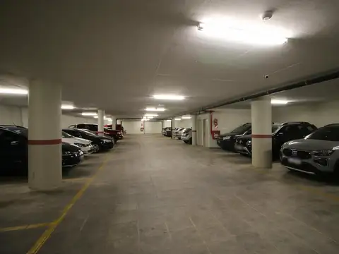 VENTA DE GARAJE CON 44 COCHERAS SUBSUELO Y PLANTA BAJA EN VILLA SANTA RITA