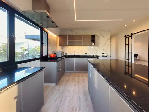 CASA  EN VENTA SANTA RITA 4 AMBIENTES A ESTRENAR