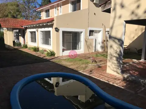 Casa 5 ambientes con 2 baños