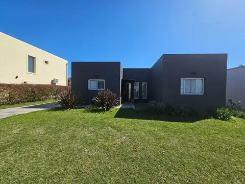 Barrio Cerrado San Alfonso - Pilar del Este ALQUILADA 100