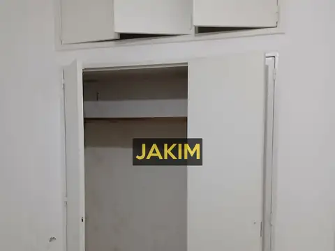 Departamento 3 ambientes en primer piso con entrada independiente, a pocas cuadras de Gral. Paz