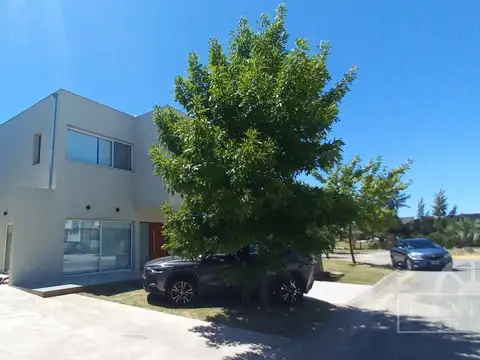 Casa Vila Marina I Villanueva Tigre 3 dormitorios y Piscina (posibilidad de amarra)