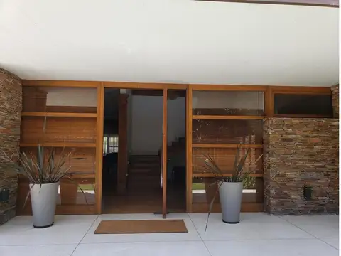 Casa en Venta en Martínez Libertador / Río, USD 2.300.000