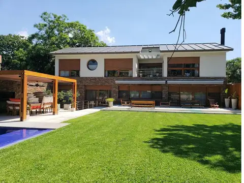 CASA EN VENTA EN MARTINEZ