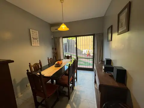 Casa Venta 4 Ambientes Pileta Berazategui