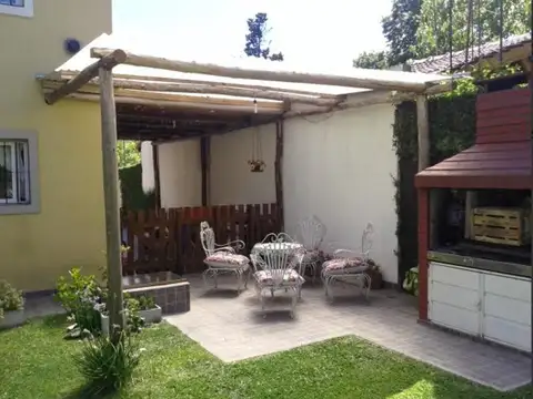 Casa en Venta en Robles Del Monarca, USD 155.000