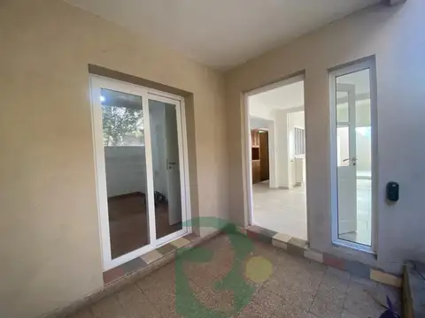 Depto Tipo Casa en Venta en Villa Sarmiento, USD 125.000