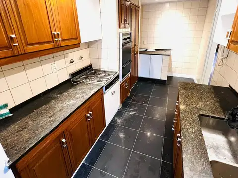 Casa 5 ambientes con 1 baño