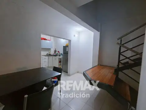 Depto Tipo Casa 4 ambientes con 2 baños