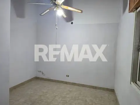 CASA EN VENTA DE 2 DORMI EN ESQUINA FERNÁNDEZ ORO