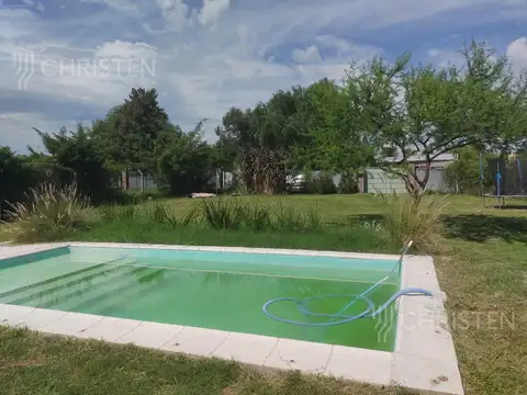 Quinta en Venta con 2 cocheras