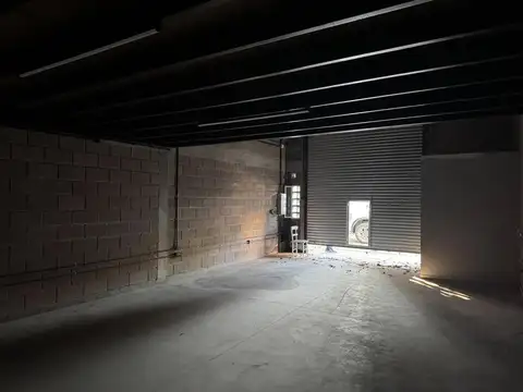 Galpon en Venta 10  mts Fondo