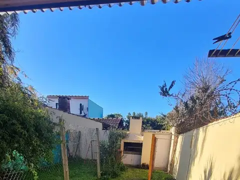 HERMOSO TRIPLEX. Parque Johnston. Hurlingham, APTO CREDITO.