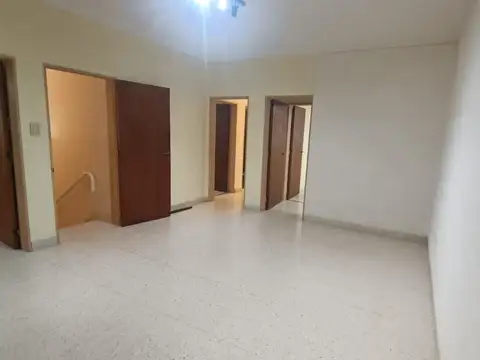 Depto Tipo Casa en Alquiler de 4 dormitorios