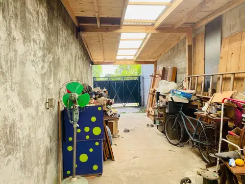 CASA EN VENTA CITY BELL 2 DORMITORIOS