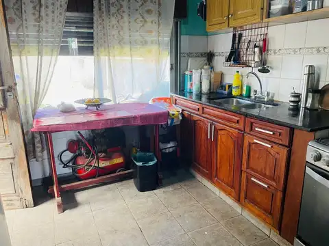 Casa 3 ambientes con 1 baño