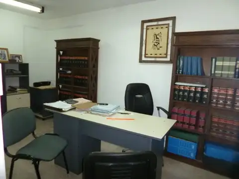 Local en Venta Via Púb.