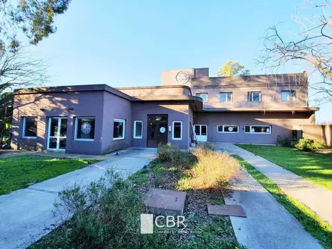 Inmueble Comercial de 1060 m2 cub. - Consultorios - GYM - Pileta - Cocheras