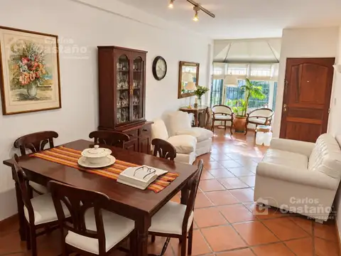 Casa 5 ambientes con 3 baños