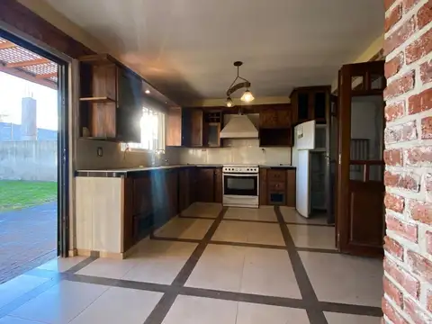 Casa en Alquiler de 3 dormitorios