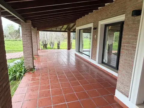 Casa 5 ambientes con 1 baño