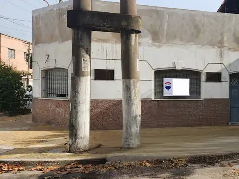 VENTA CASA EN ESQUINA 4 AMB+DEPTO 3 AMB CIUDADELA