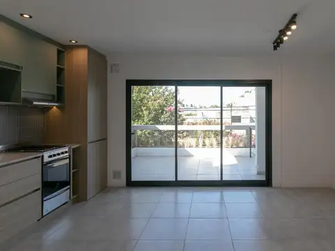 Primera Junta 3500, Piso 1°