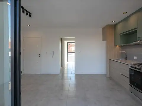 Primera Junta 3500, Piso 1°
