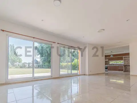Casa en Venta con 4 cocheras