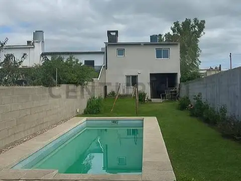 VENDO CASA C/PSCINA - APTA CREDITO - 4 HAB. MONTE CRISTO