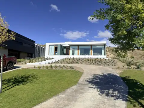 Casa moderna en La Herradura | 3 dorm | Lote 1000 m² | Impecable