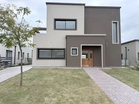 Casa de 6 Ambientes en Barrio San Pablo – Diseño, Confort y Calidad en Pilar ?