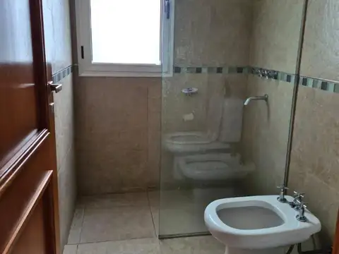 CASA EN EL GOLF CHASCOMUS