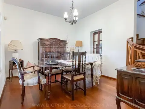 Casa 7 ambientes con 3 baños