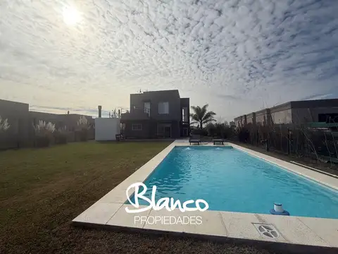 Casa  en Venta en San Sebastian, Escobar, G.B.A. Zona Norte