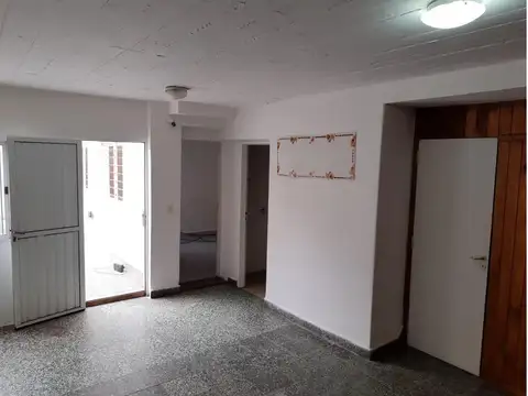 Depto Tipo Casa en Alquiler con 1 cocheras