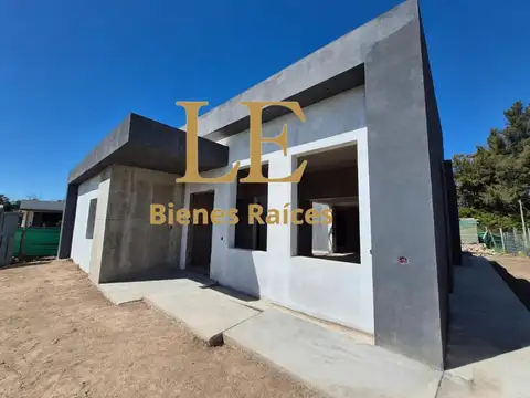 Casa con Pileta en venta en Santa Elisa, Pilar del Este