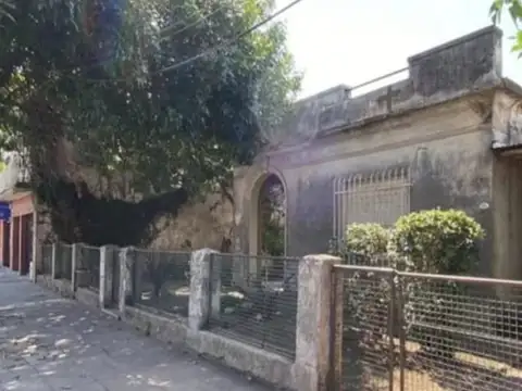 Importante lote multifamiliar,  Merlo Sur. Frente 17.47 x 35 m2.