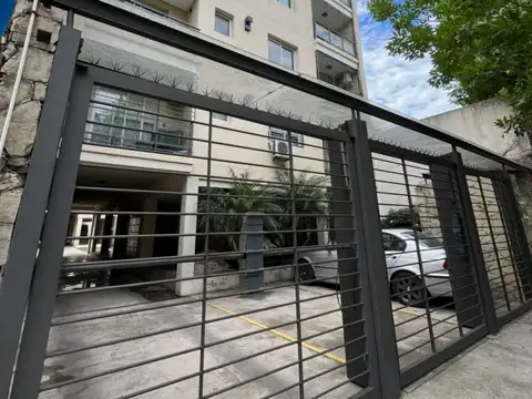 ALQUILER DE HERMOSO DEPTO DE 2 AMBIENTES CON BALCON CERCA DE ESTACION CASTELAR